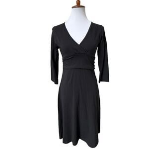 Patagonia Womens A-Line Dress Black 3/4 Sleeve Surplice Stretch Knit Pullover M